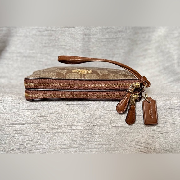 Coach Double Corner Zip Wristlet - Tan & Brown Coated Canvas w/ Hang Tag - 6”x4” - Picture 4 of 14